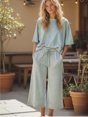 176. Striped short sleeve wide leg lounge set in green lavender